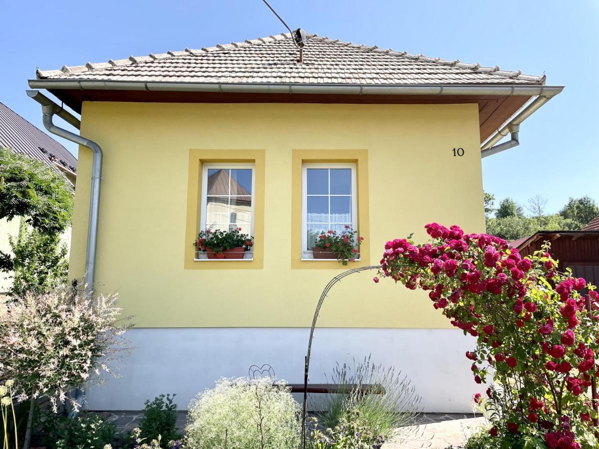 Žltý domček - Apartmán Švábovce Exterior foto